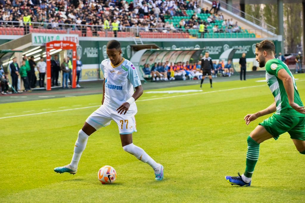 Retorno De Zagueiro Robert Renan Ganha For A No Corinthians Cbn