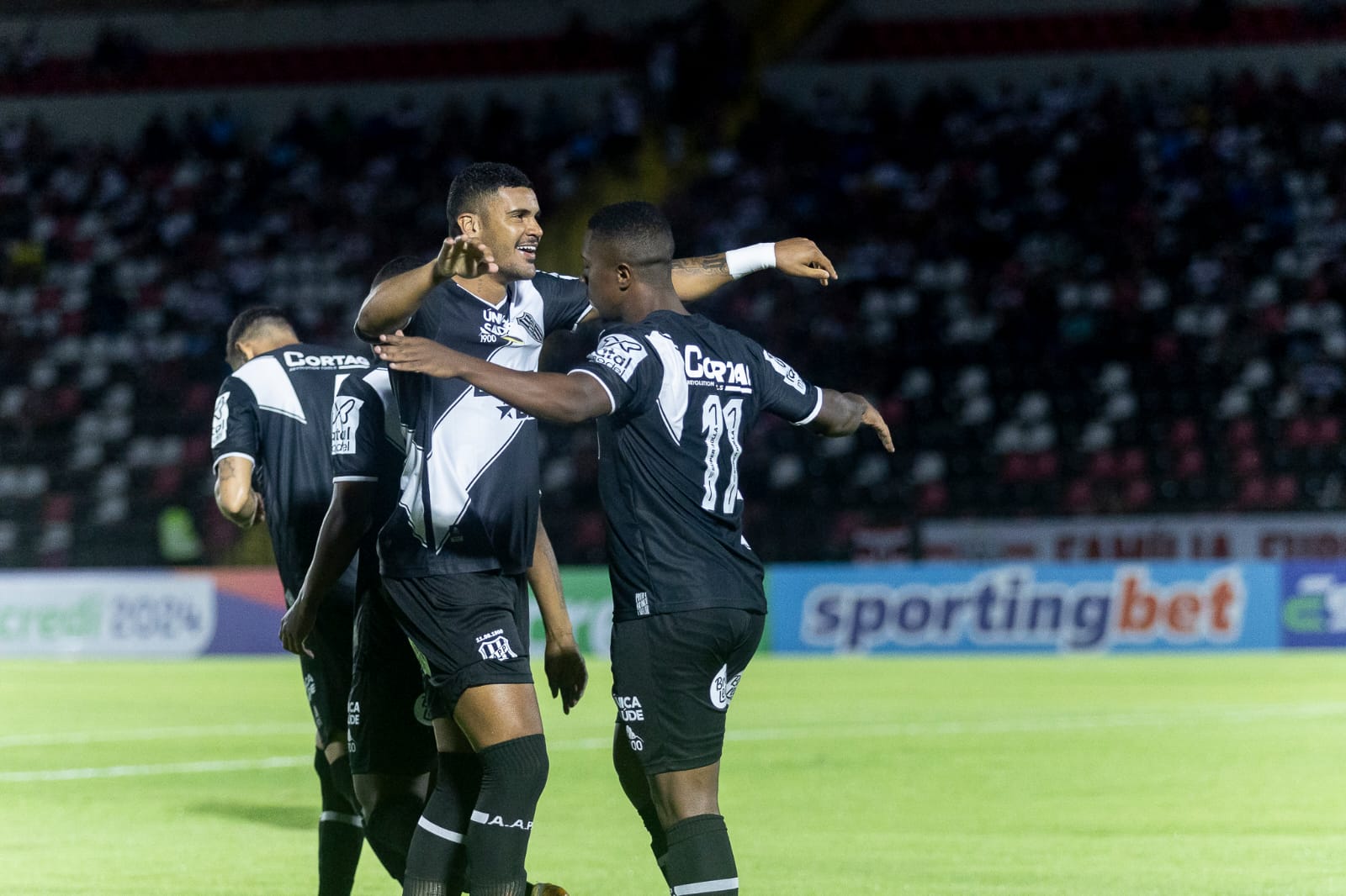 Ponte Preta Joga Bem E Vence O Botafogo Dentro De Ribeir O Preto Cbn