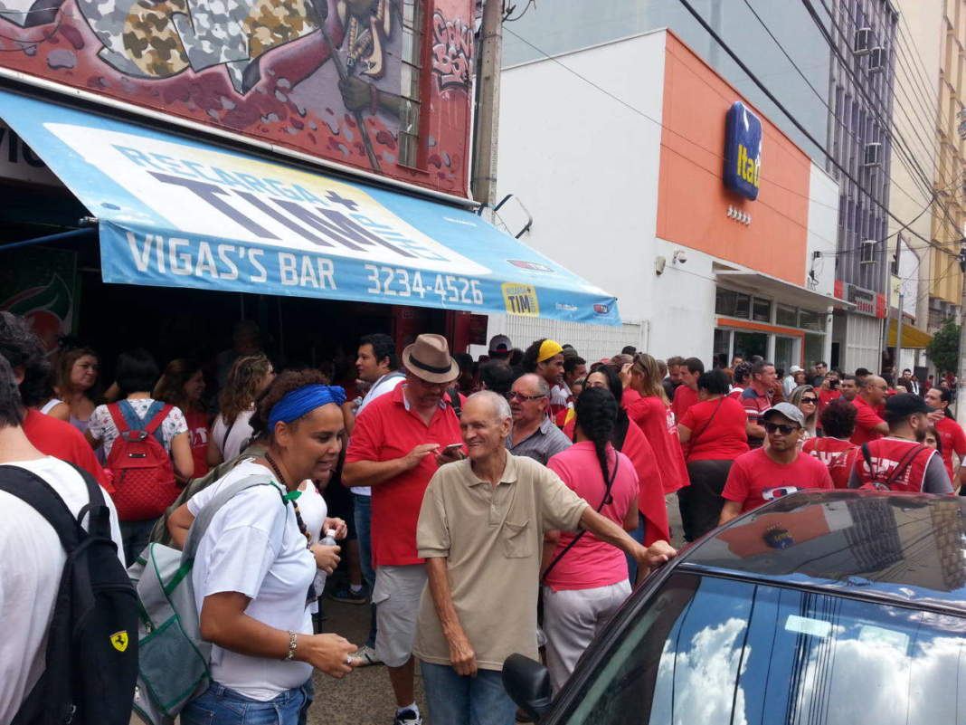Militantes da região vão à SP para ato de apoio ao Governo Federal