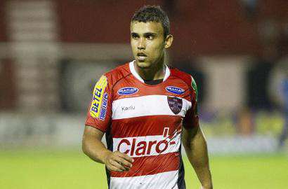 Ponte Preta confirma contratação do atacante Potker