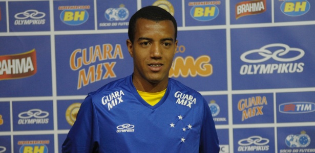 Ponte Preta rescinde com Gilson e contrata Breno Lopez