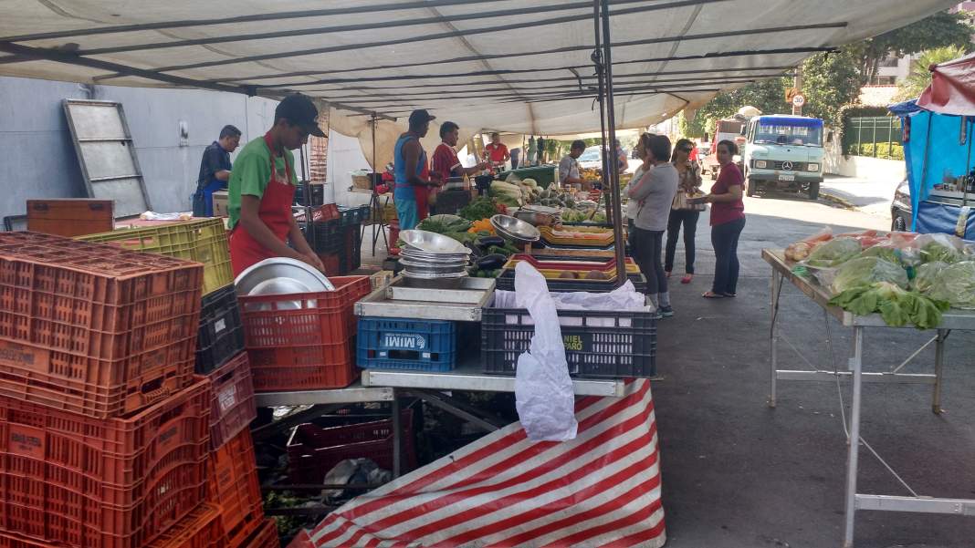 Período de chuvas e baixas temperaturas faz preços de legumes e verduras subirem