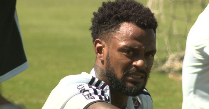 EXCLUSIVO: Volante Renê Júnior vai passar por artroscopia e desfalcará a Ponte