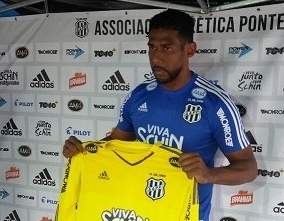 Ponte Preta apresenta o goleiro Aranha