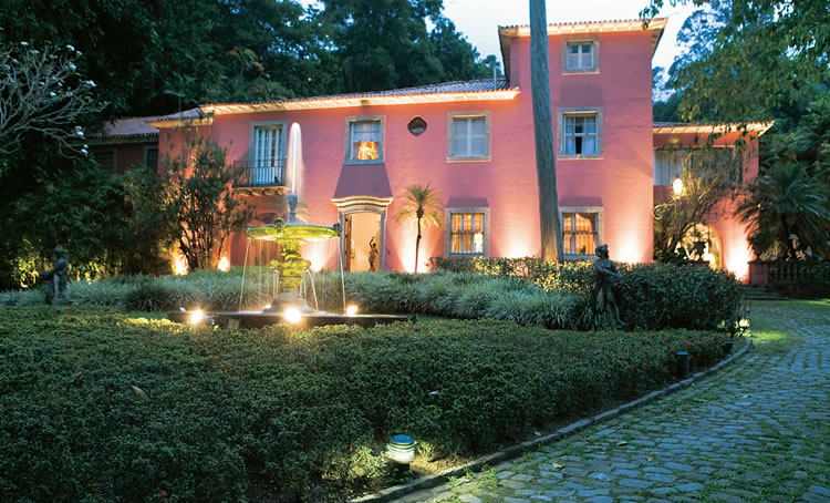 Casa de Roberto Marinho como centro cultural e livro de Meyers