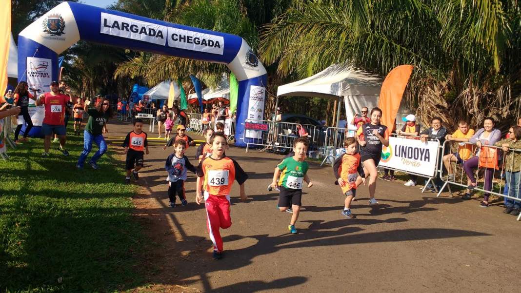 Crianças participam de eventos cultural e esportivo em fazenda experimental do IAC