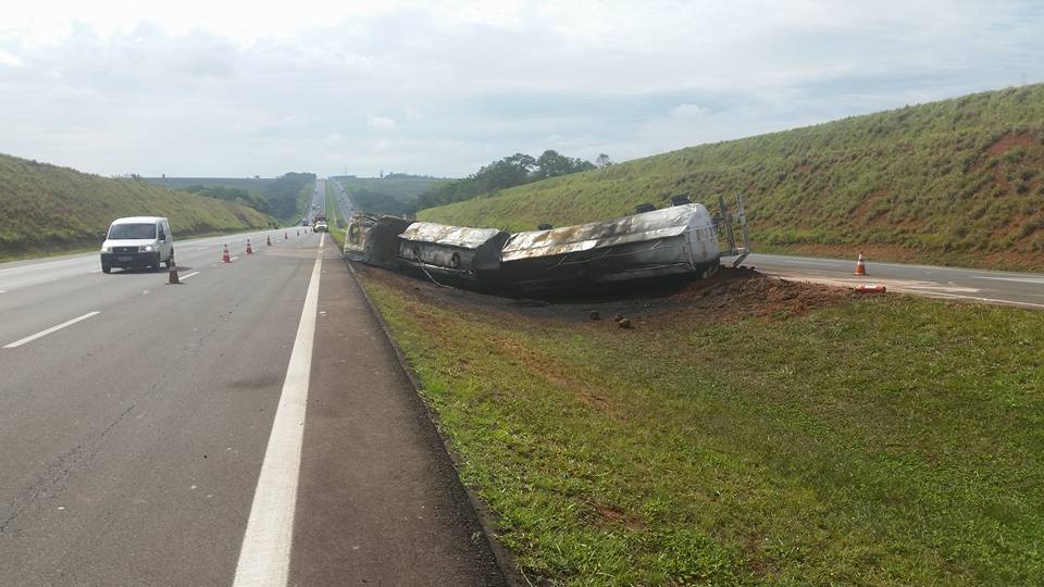Bandeirantes permanece parcialmente interditada em Sumaré