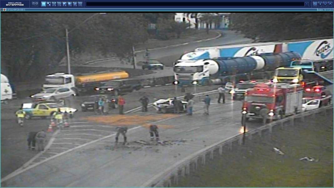 Acidente bloqueia Rod. Prof. Zeferino Vaz em Paulínia