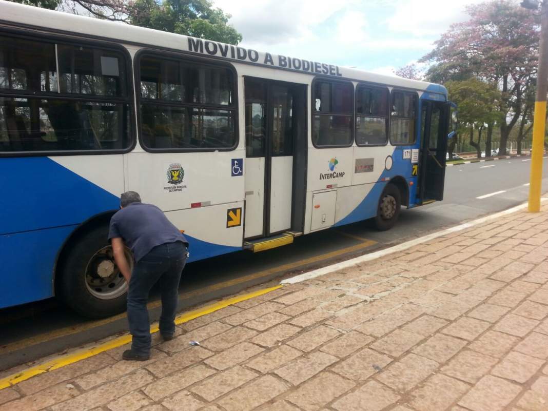 Idosa cai de ônibus, é atropelada e morre no Taquaral