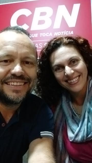 Cantora Ana Salvagni fala sobre seu trabalho “Canção do Amor Distante” feito em parecira com o músico Eduardo Lobo