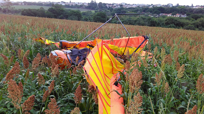 Piloto de 22 anos morre em acidente com ultraleve na RMC