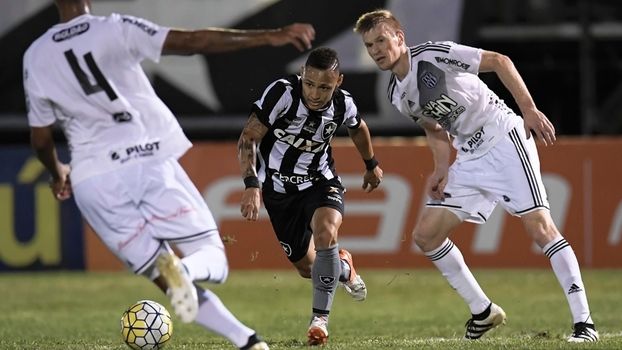 Clayson é expulso e Ponte empata com o Botafogo