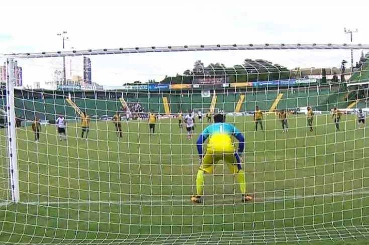 Guarani joga mal e perde para o Oeste no Brinco de Ouro
