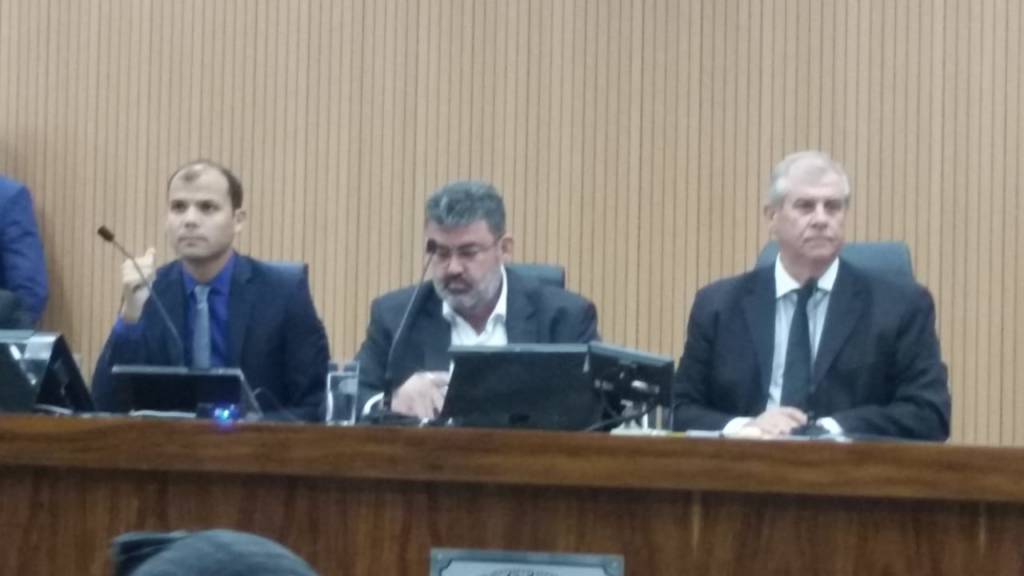 Cientista político chama de vergonhosa a manobra para acabar com depoimento de secretário