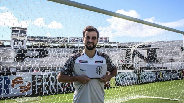 Rafael Longuine substitui Matheus Vargas contra o Cuiabá