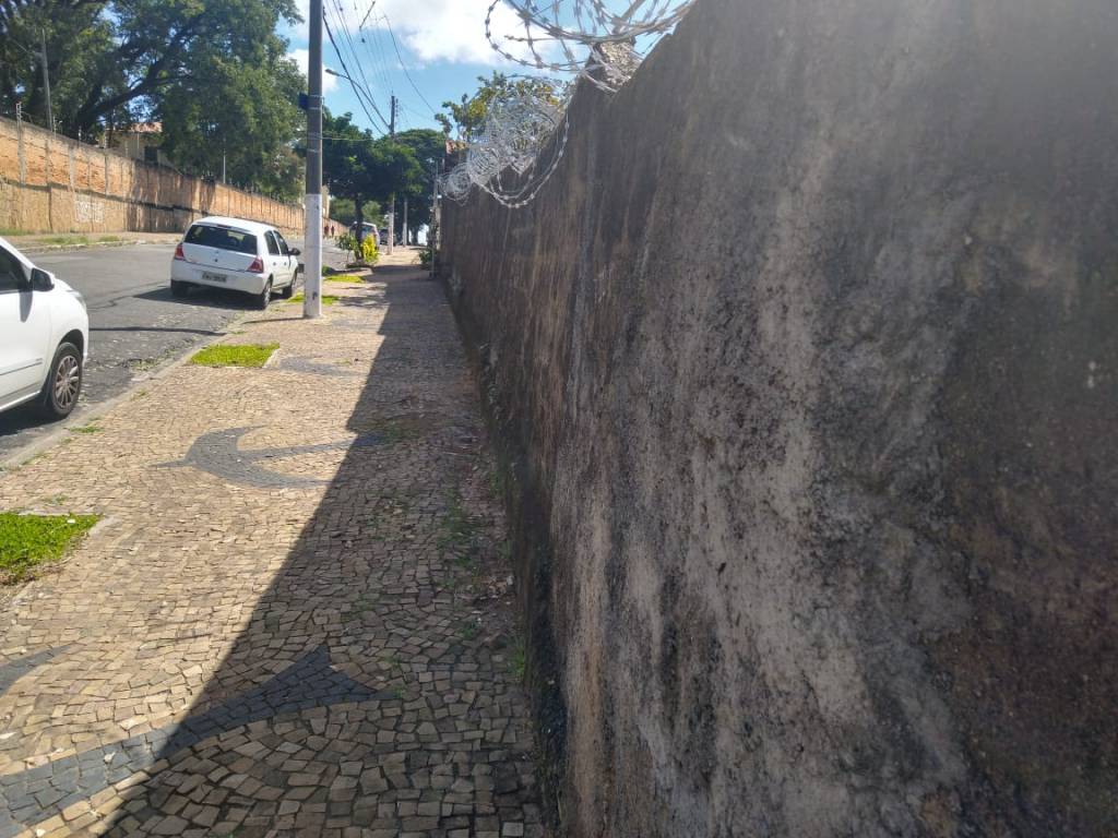 Pais assinam manifesto que pede conserto de muro em escola no Santa Odila