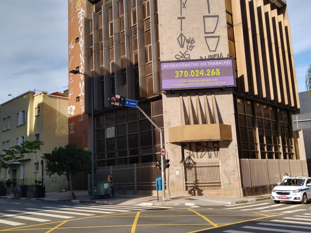 Instalação de policlínica em prédio doado  à Prefeitura não passa de propaganda