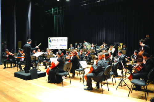 Orquestra Patrulheiros faz concerto de Natal na Concha Acústica