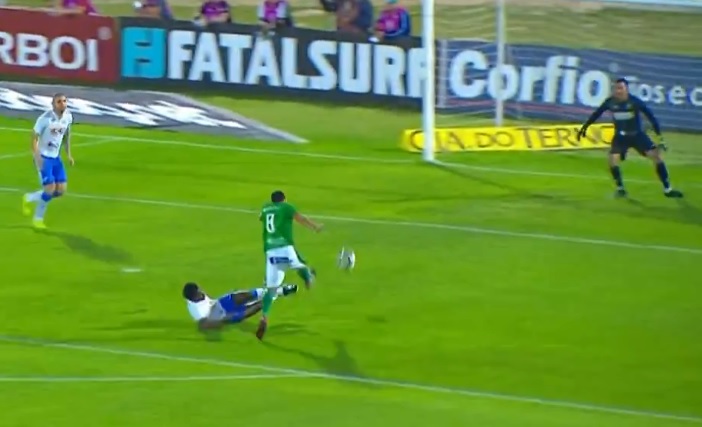 Após 8 jogos, Guarani volta a vencer e deixa lanterna da Série B