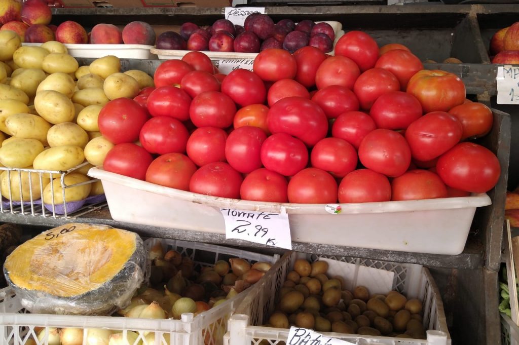 Consumidor de Campinas comemora a queda no preço do tomate