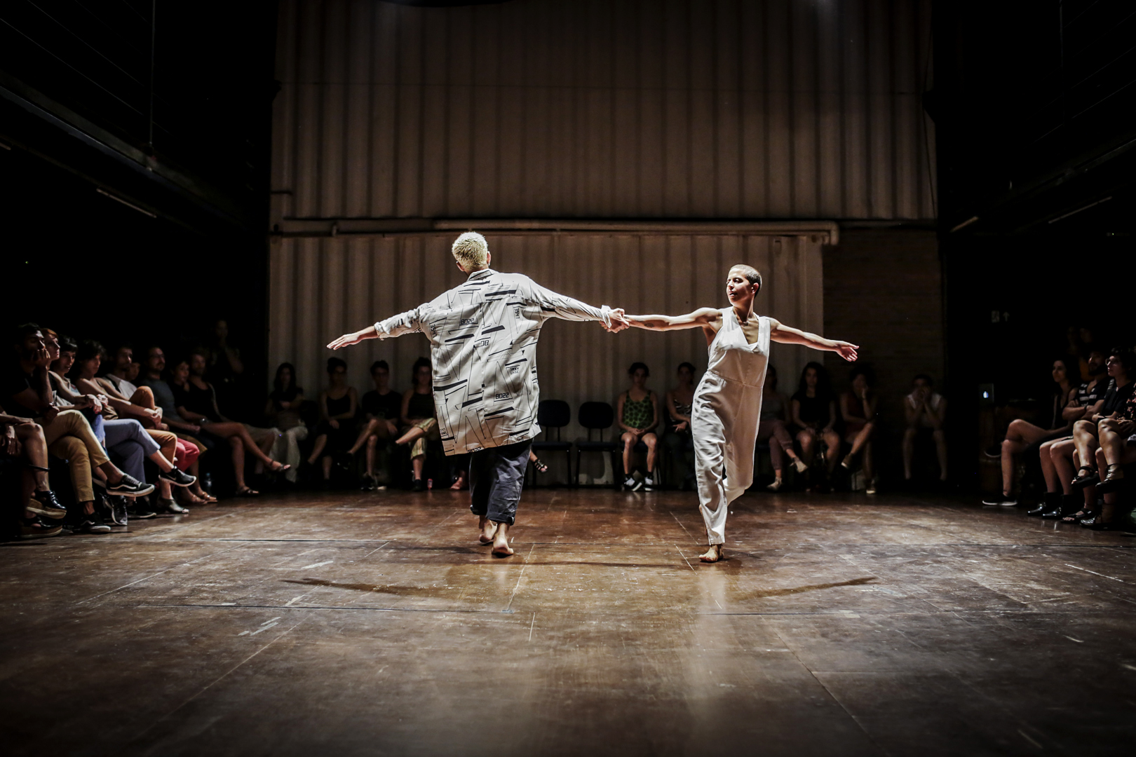 Espetáculo  de  dança propõe conexão entre a razão e o existir