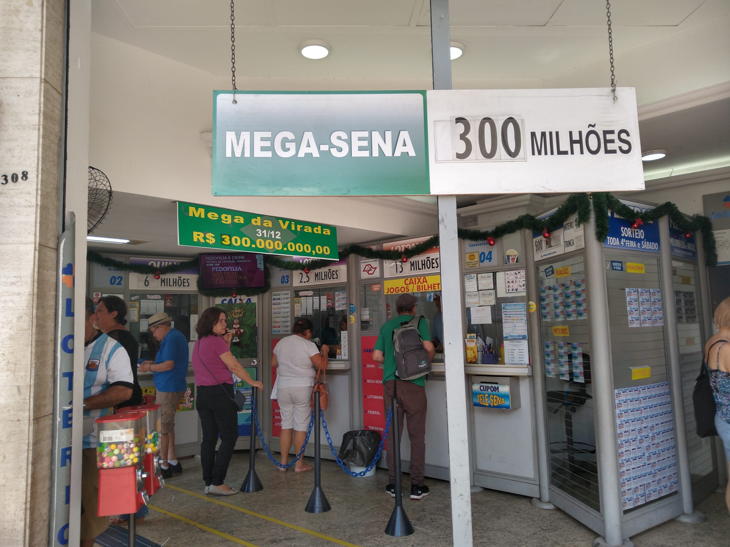 Prêmio recorde da Mega da Virada atrai apostadores