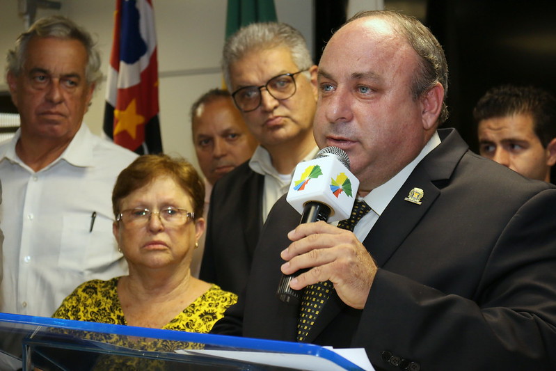 Salvetti admite que pode ter errado em postagens