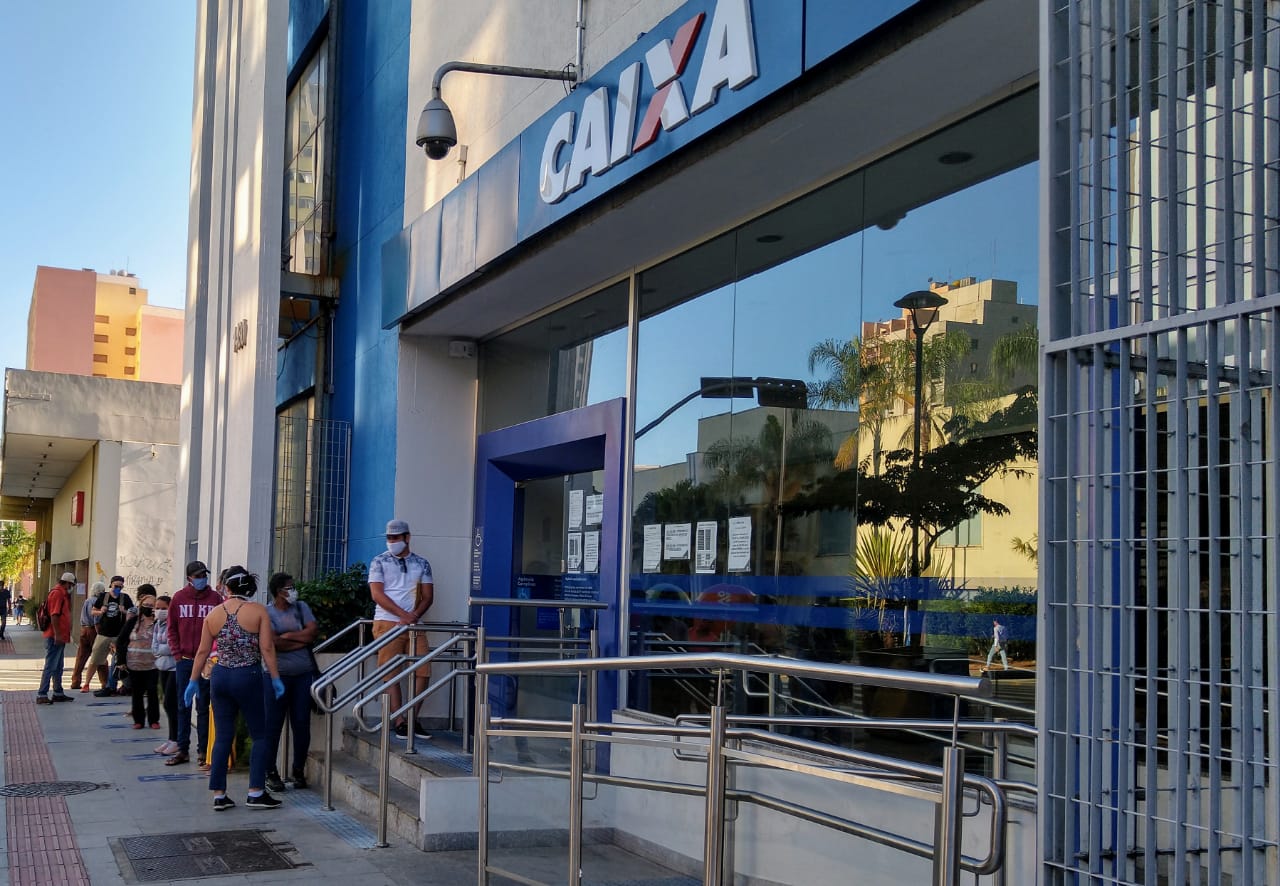 Adiamento e erro no app atrapalham beneficiados