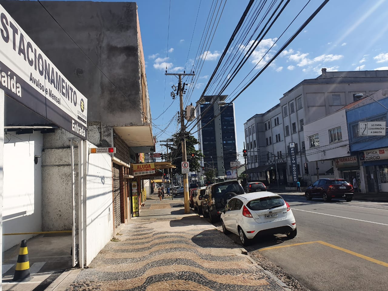 Estacionamentos perto de hospitais seguiram abertos