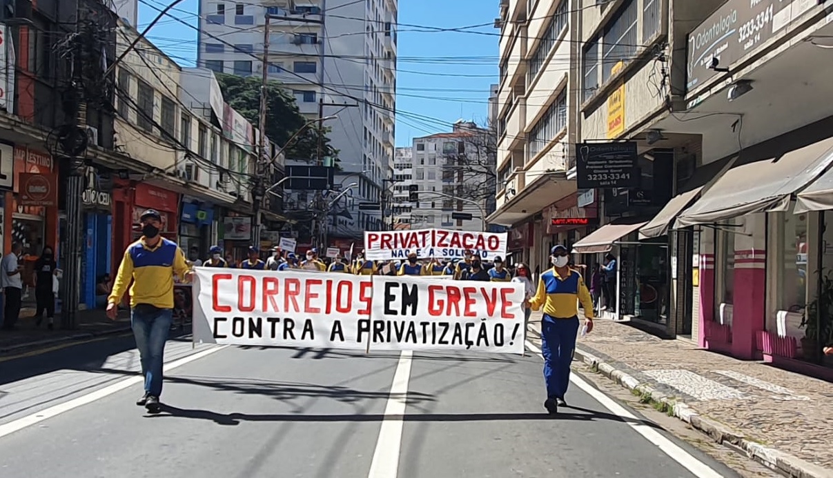 Em greve, trabalhadores dos Correios fazem ato CBN Campinas 99,1 FM