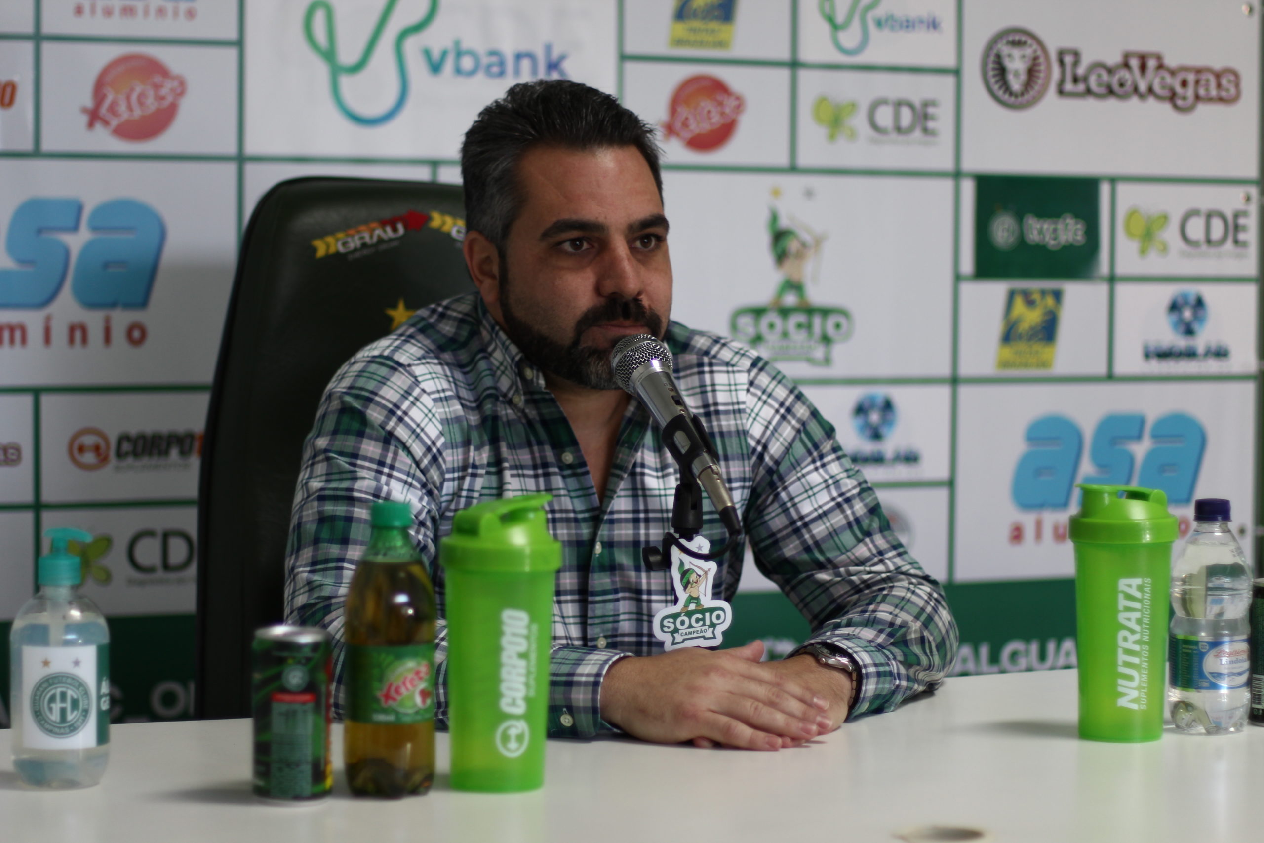 Presidente reprova fase e descarta troca de técnico