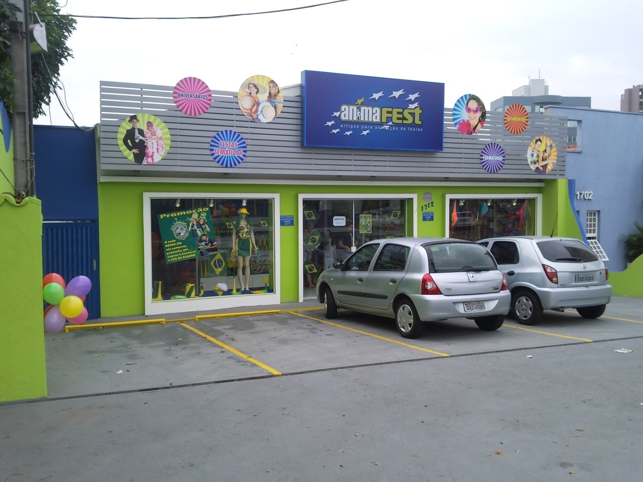 Cancelamento do carnaval traz prejuízos para lojas de festas