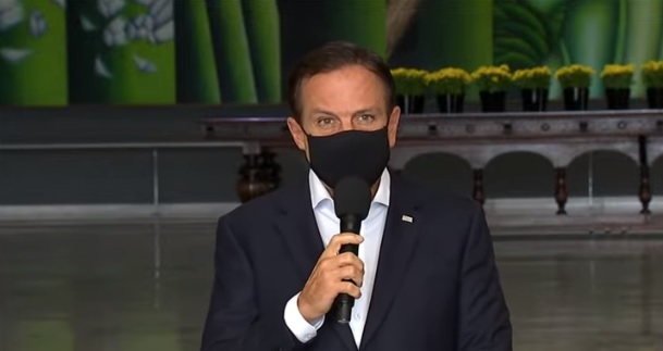 Governo recua e libera restaurantes aos fins de semana