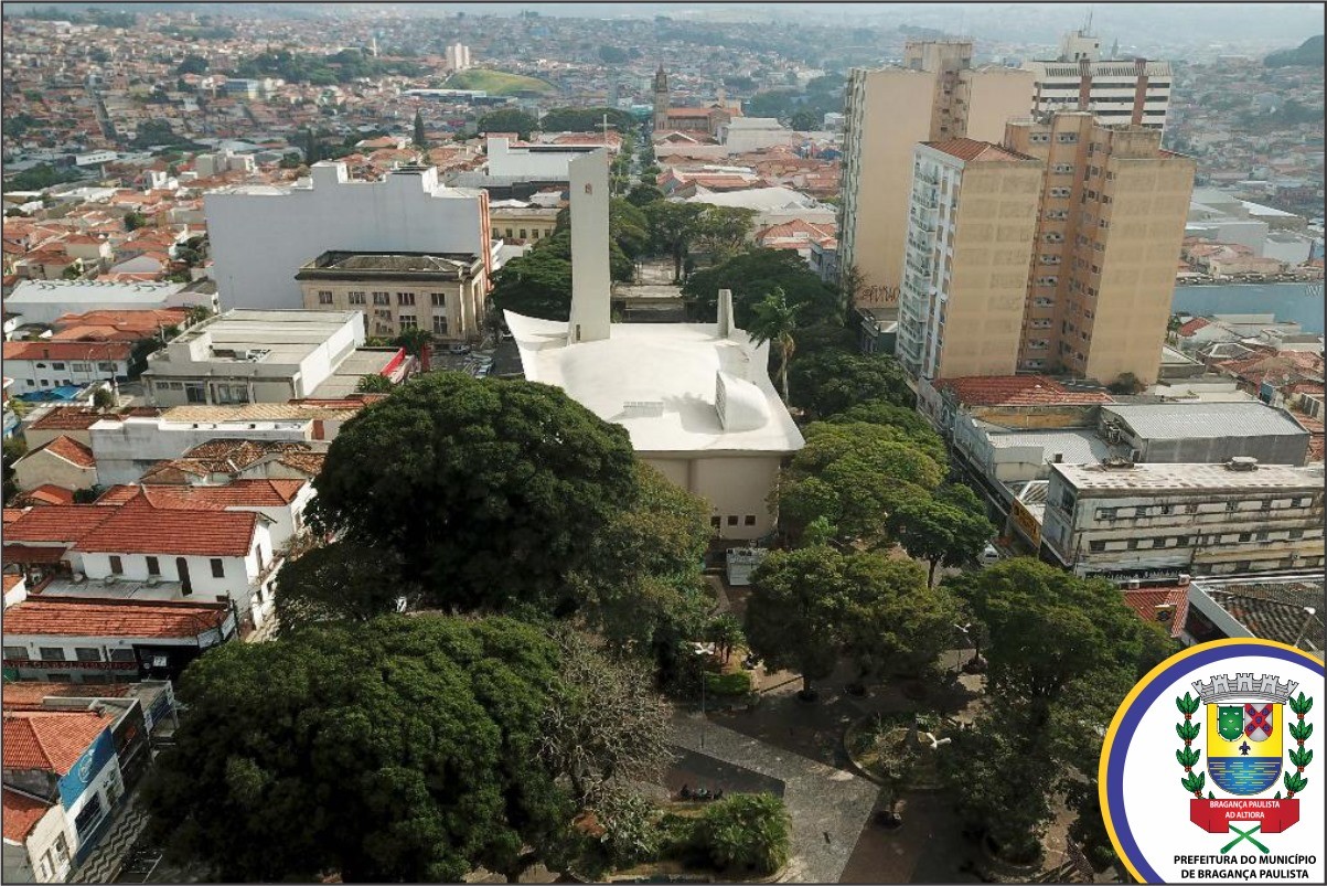 Prefeito de Bragança Paulista cai e está na UTI