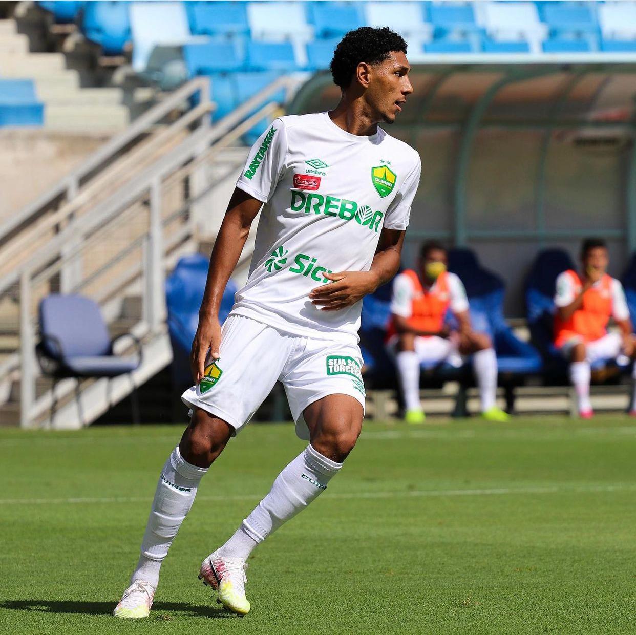 Josiel, novo atacante da Ponte, testa positivo para covid-19