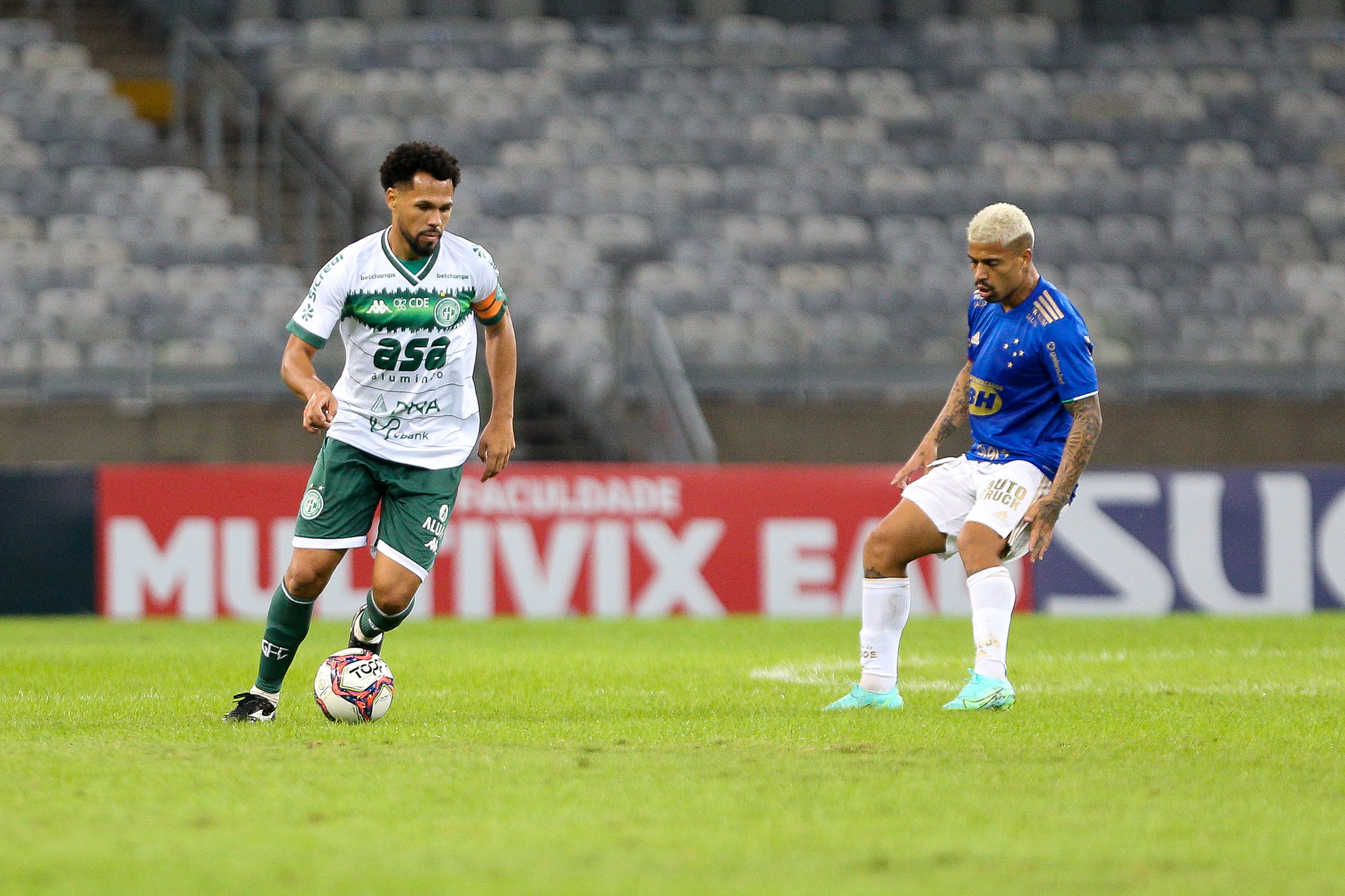 Lucas França sai em defesa dos goleiros do Guarani