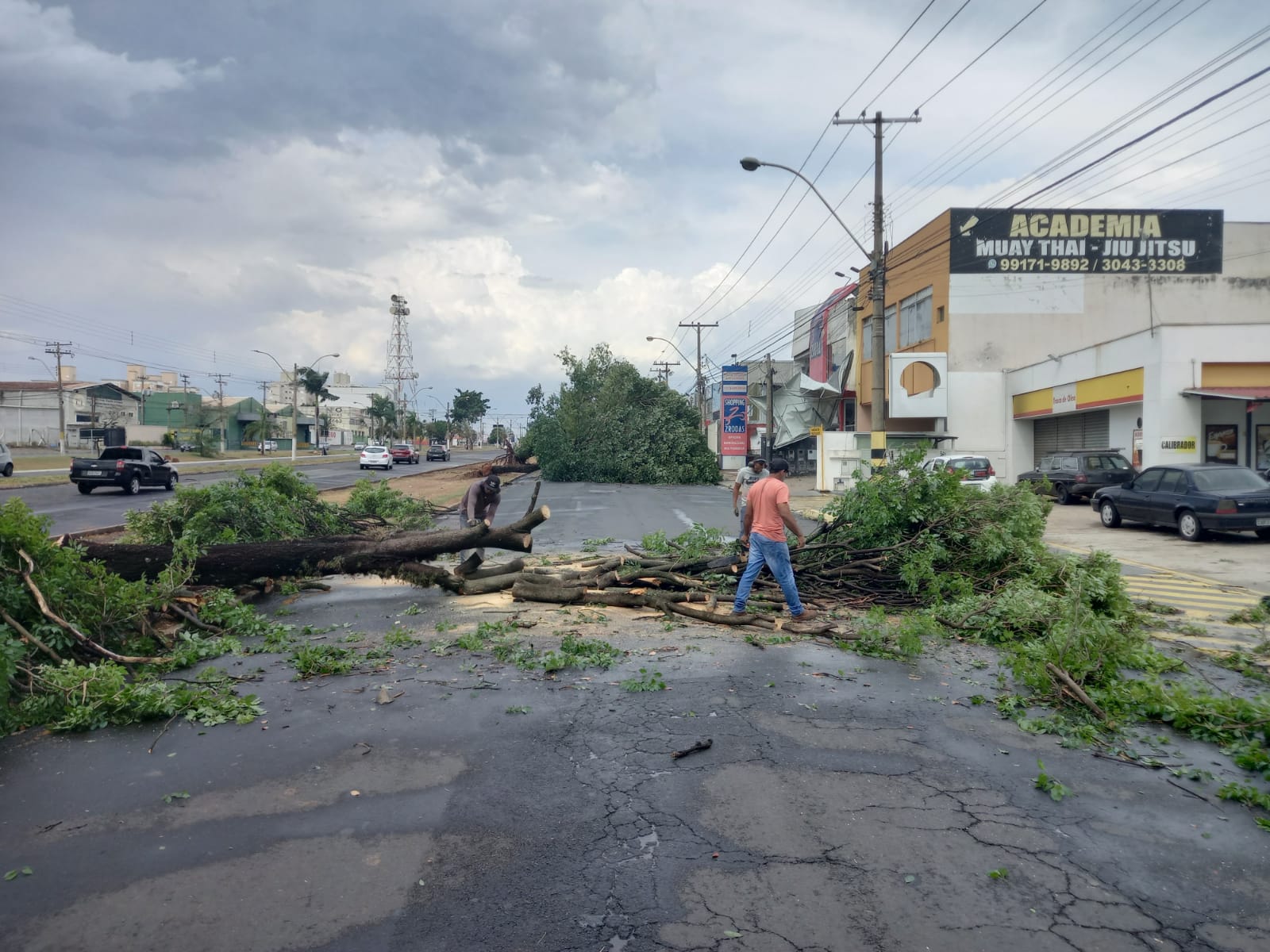 Americana faz força-tarefa após temporal de domingo