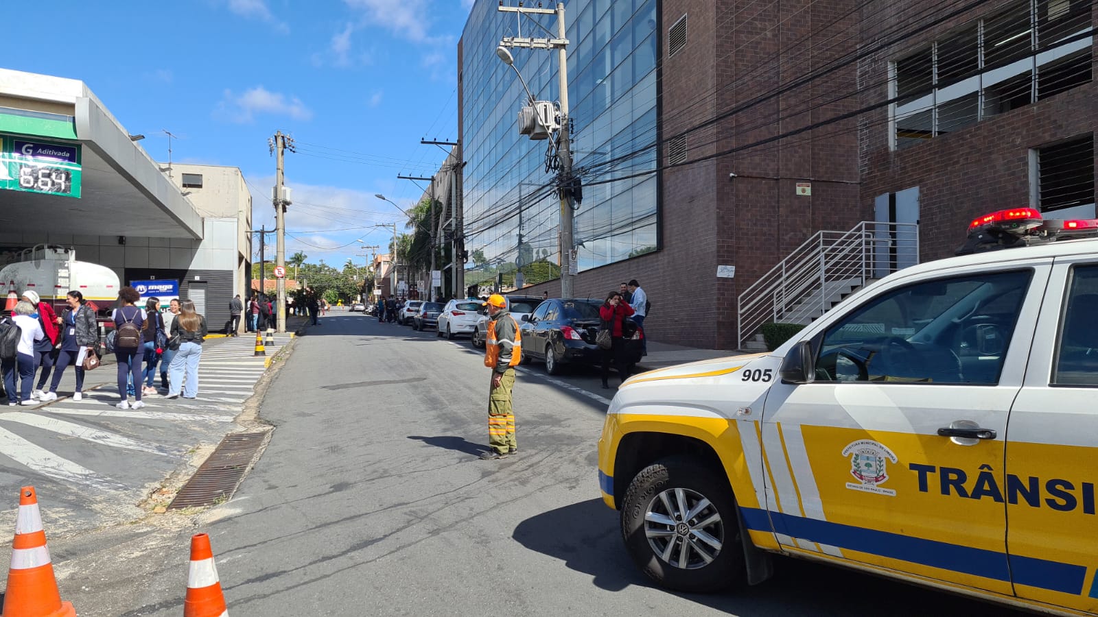 Vazamento de gás assusta funcionários de shopping em Limeira