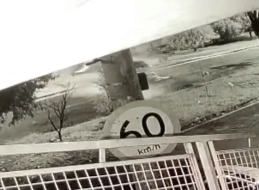 Motorista que atropelou 2 e destruiu ponto de ônibus estava embriagado; veja