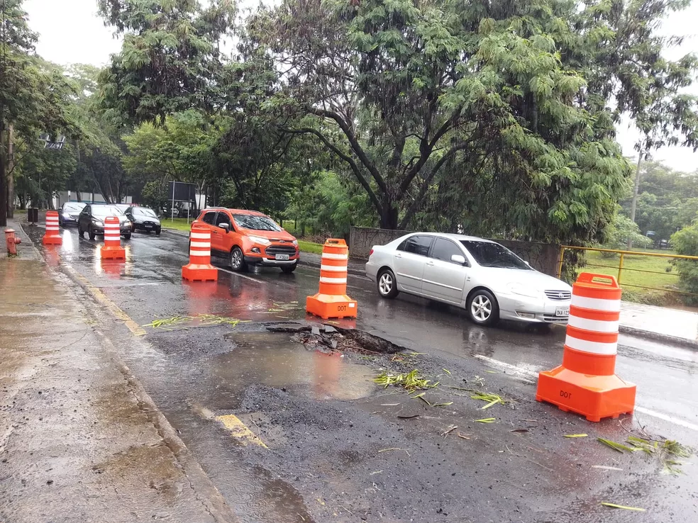 Estrada do Bongue é totalmente interditada em Piracicaba