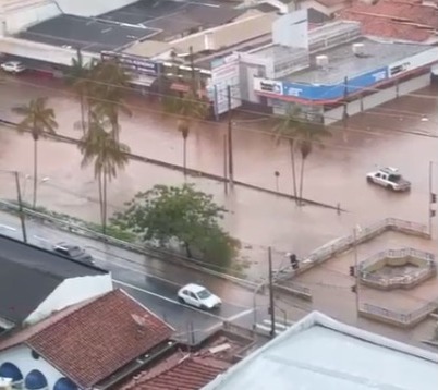 Prefeitura destina só R$ 2 mil do Orçamento 2023 para combater enchentes