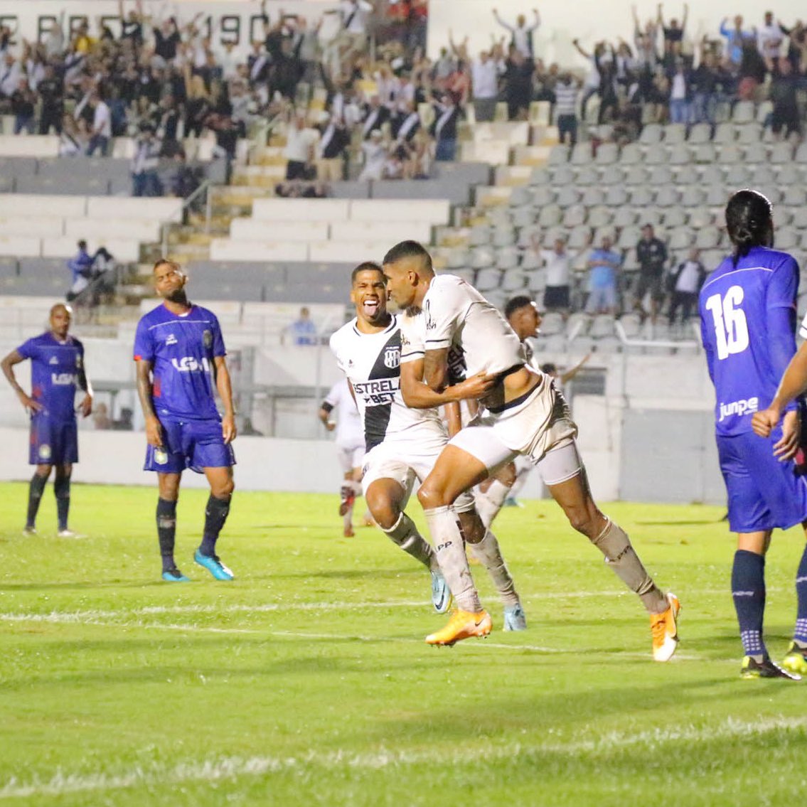 Jeferson sai do banco e garante vitória da Ponte Preta na A2