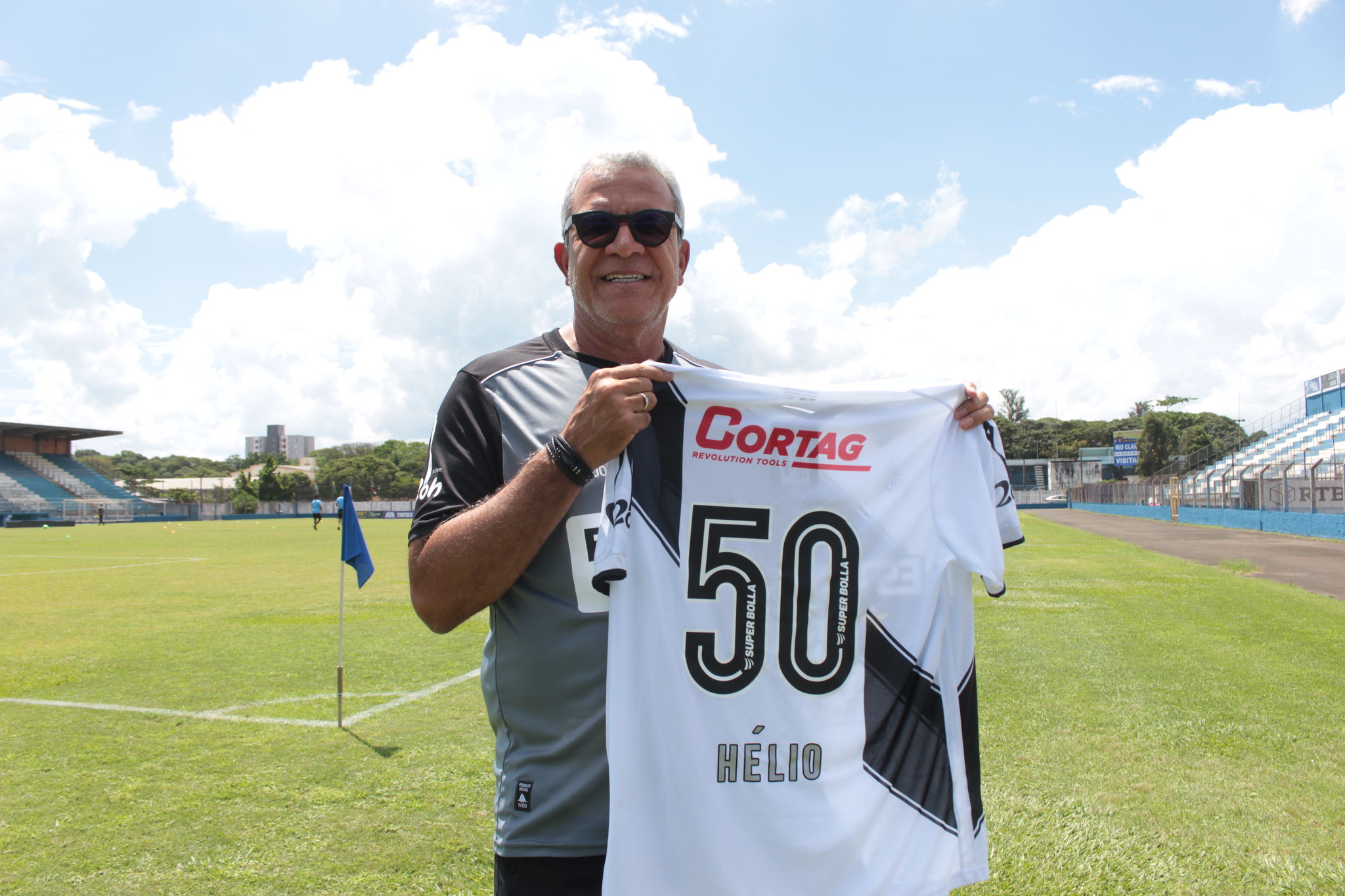 Hélio dos Anjos completa 50 jogos no comando da Ponte Preta; Veja números do treinador