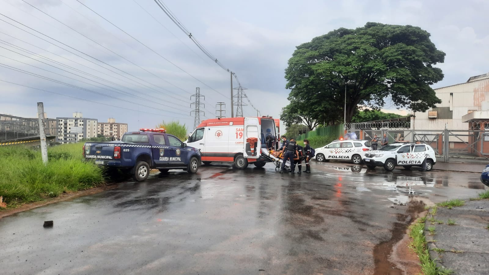 Perseguição acaba com homem baleado próximo de shopping em Campinas