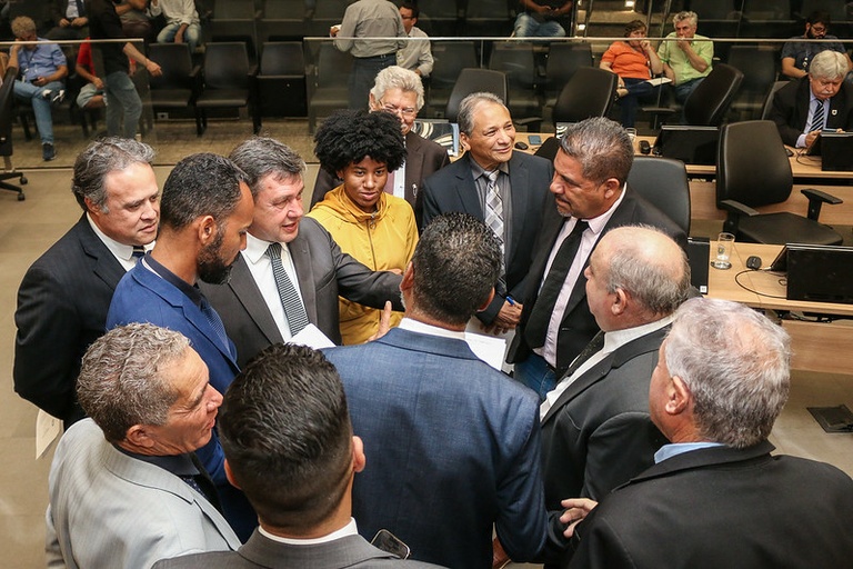 Câmara aprova passe livre para estudantes que vão fazer Enem