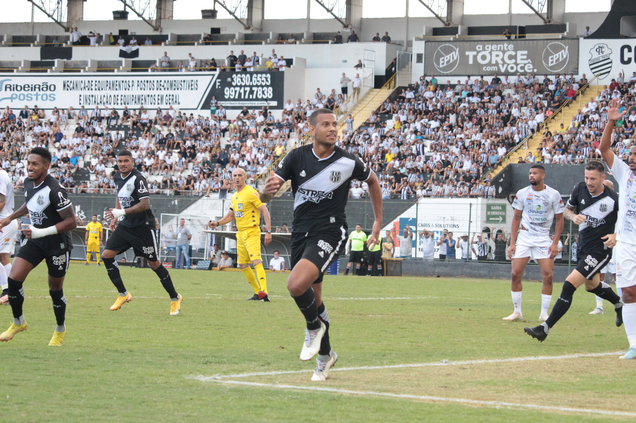Hélio dos Anjos revela preocupação com Mateus Silva para a semifinal; Elvis será avaliado