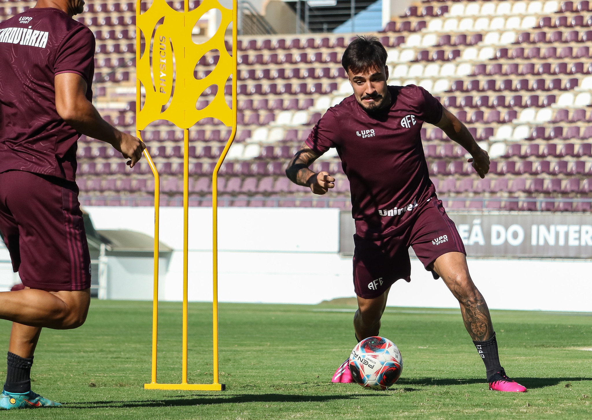 Lateral Do Internacional Entra Na Mira Do Guarani Para A Série B - CBN ...