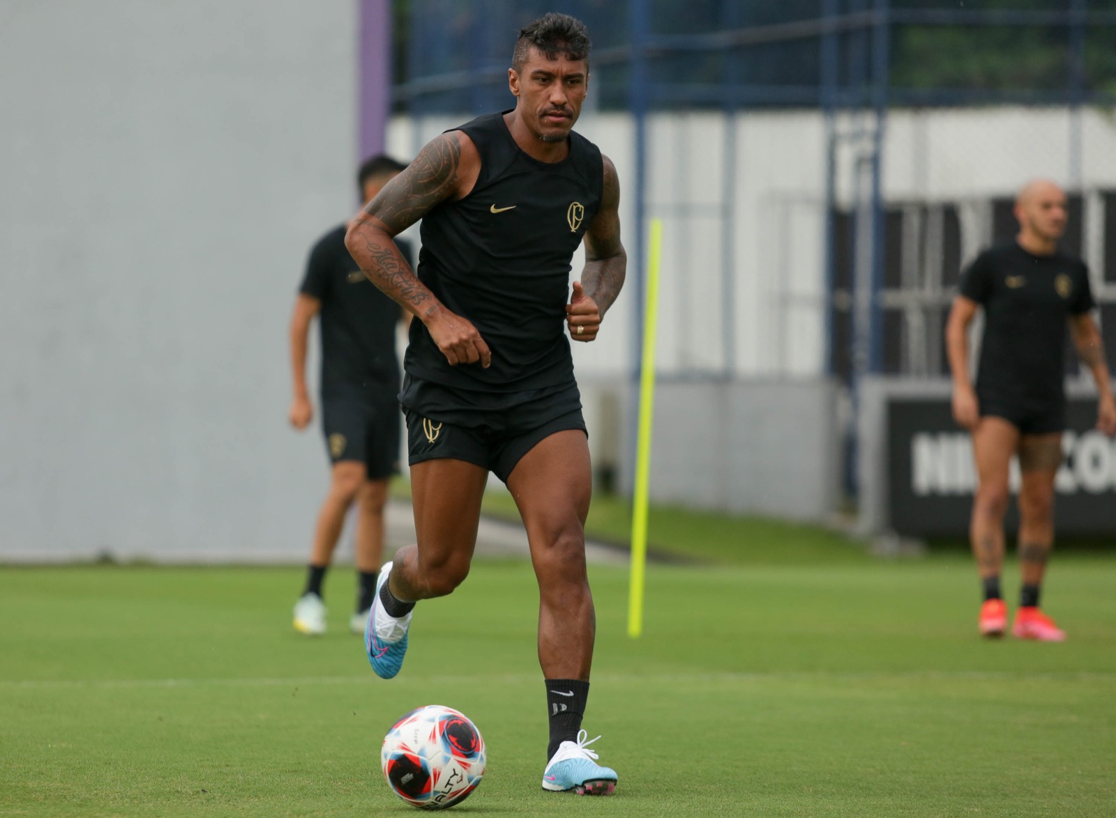 Paulinho deve ser confirmado como titular no Corinthians