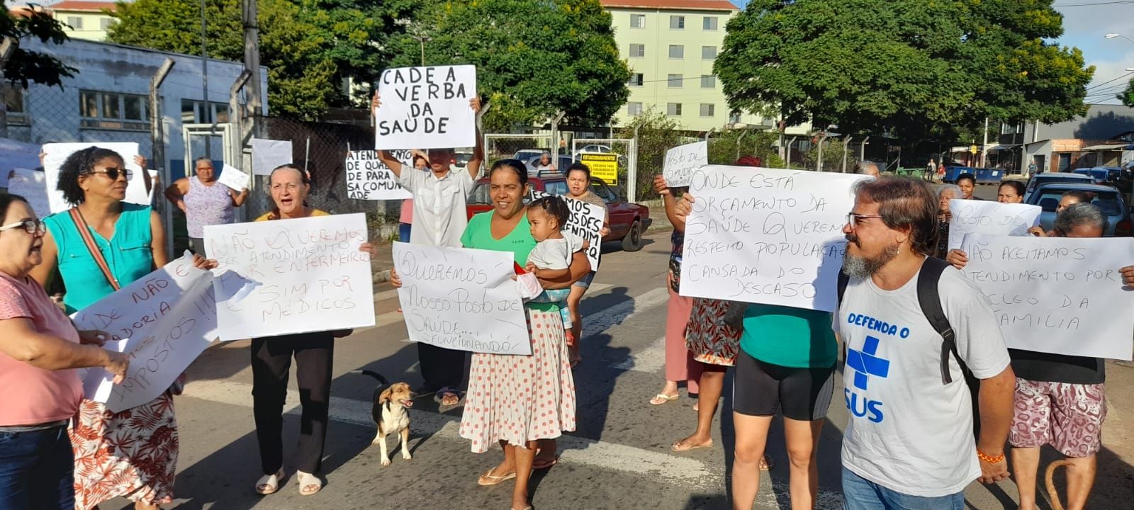 Pacientes protestam contra falta de médicos em Centro de Saúde de Campinas