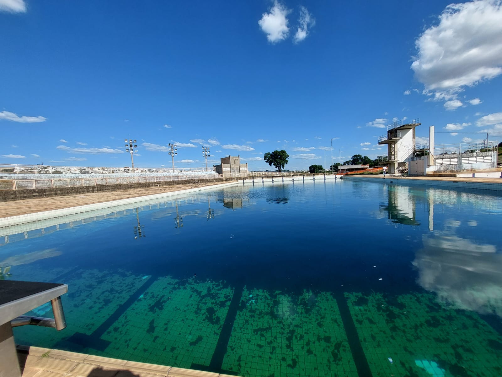 Com água suja, piscinas olímpicas preocupam usuários do Cear em Campinas -  CBN Campinas 99,1 FM